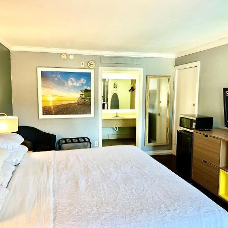 Days Inn By Wyndham Pensacola - Historic Downtown Εξωτερικό φωτογραφία