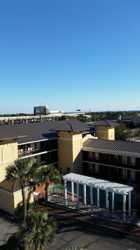 Days Inn By Wyndham Pensacola - Historic Downtown Εξωτερικό φωτογραφία