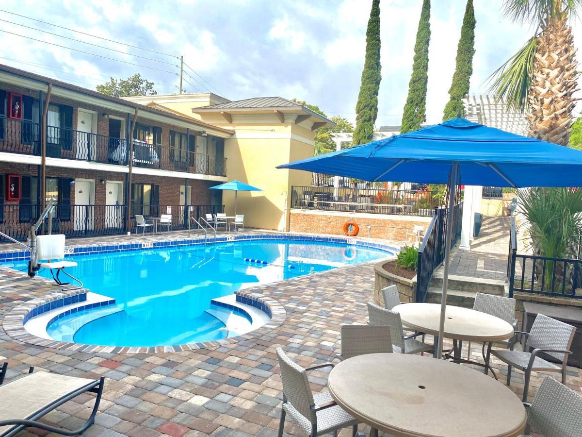 Days Inn By Wyndham Pensacola - Historic Downtown Εξωτερικό φωτογραφία