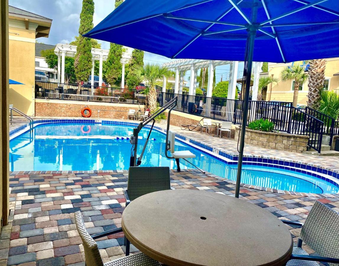 Days Inn By Wyndham Pensacola - Historic Downtown Εξωτερικό φωτογραφία