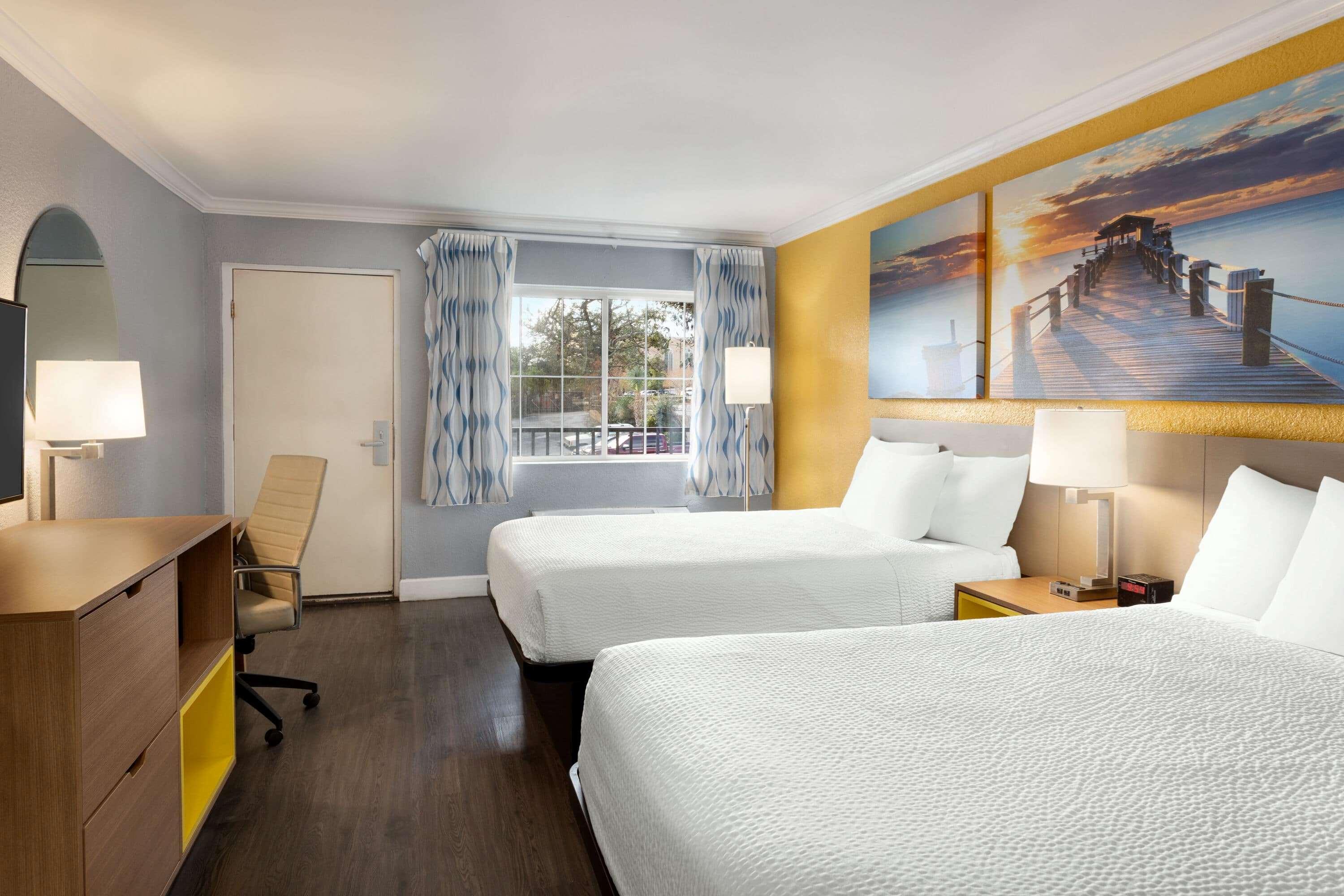 Days Inn By Wyndham Pensacola - Historic Downtown Εξωτερικό φωτογραφία