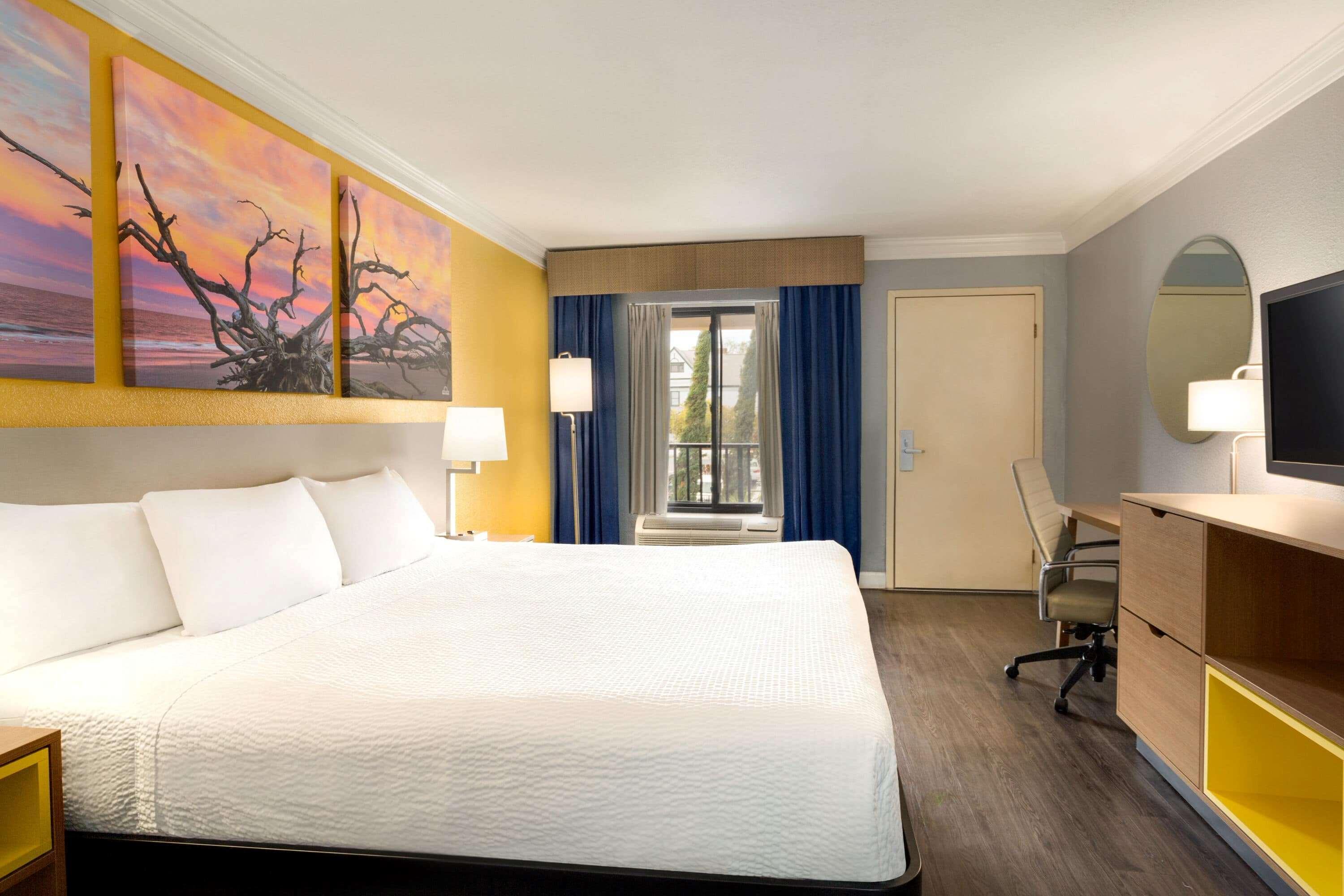Days Inn By Wyndham Pensacola - Historic Downtown Εξωτερικό φωτογραφία