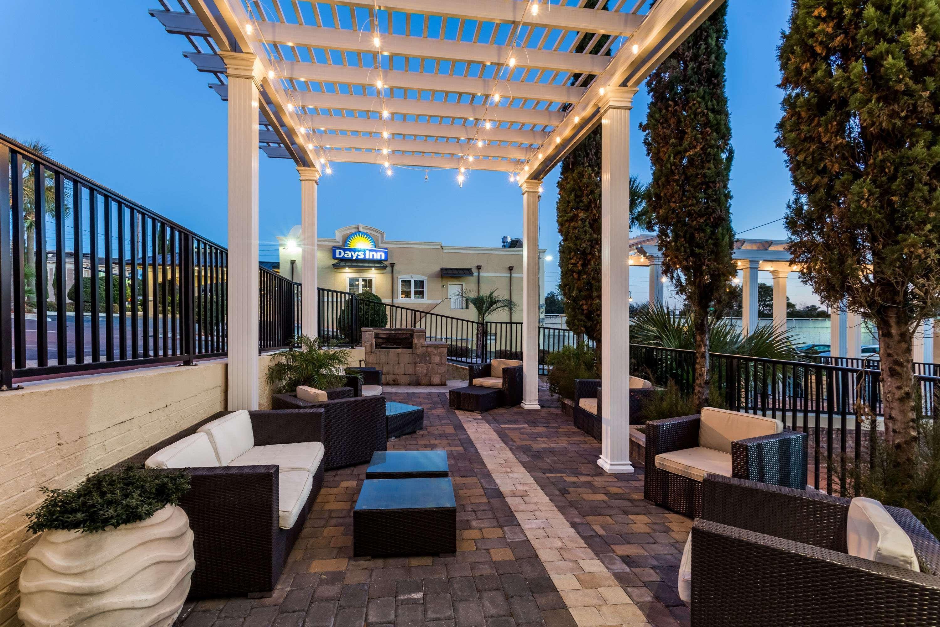Days Inn By Wyndham Pensacola - Historic Downtown Εξωτερικό φωτογραφία