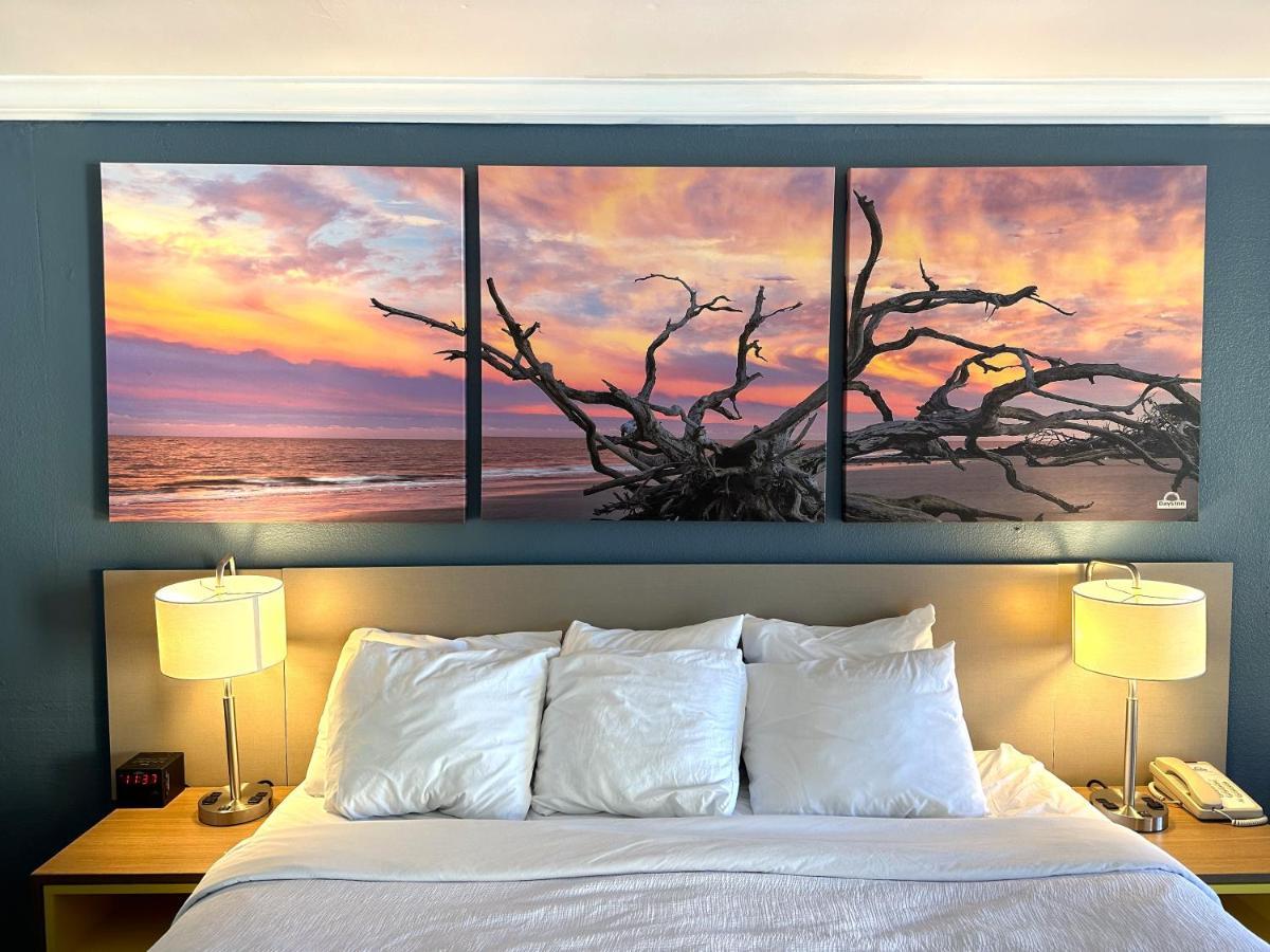 Days Inn By Wyndham Pensacola - Historic Downtown Εξωτερικό φωτογραφία