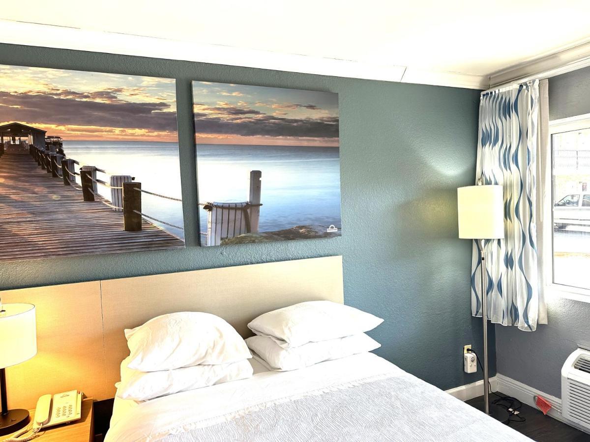Days Inn By Wyndham Pensacola - Historic Downtown Εξωτερικό φωτογραφία