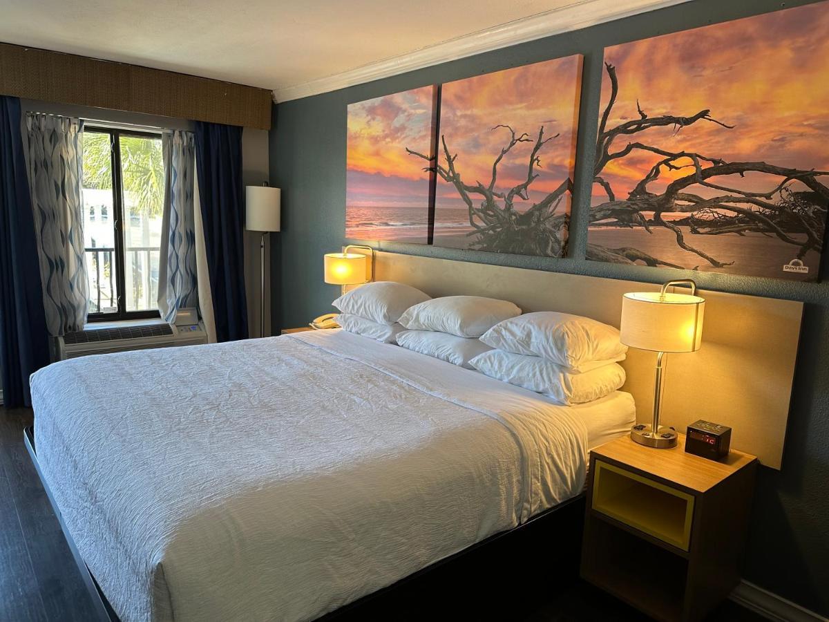 Days Inn By Wyndham Pensacola - Historic Downtown Εξωτερικό φωτογραφία