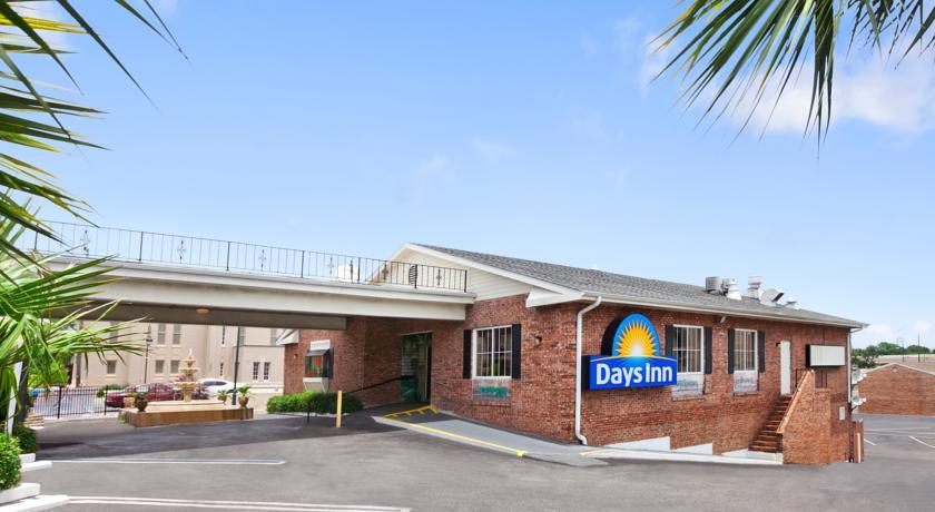 Days Inn By Wyndham Pensacola - Historic Downtown Εξωτερικό φωτογραφία