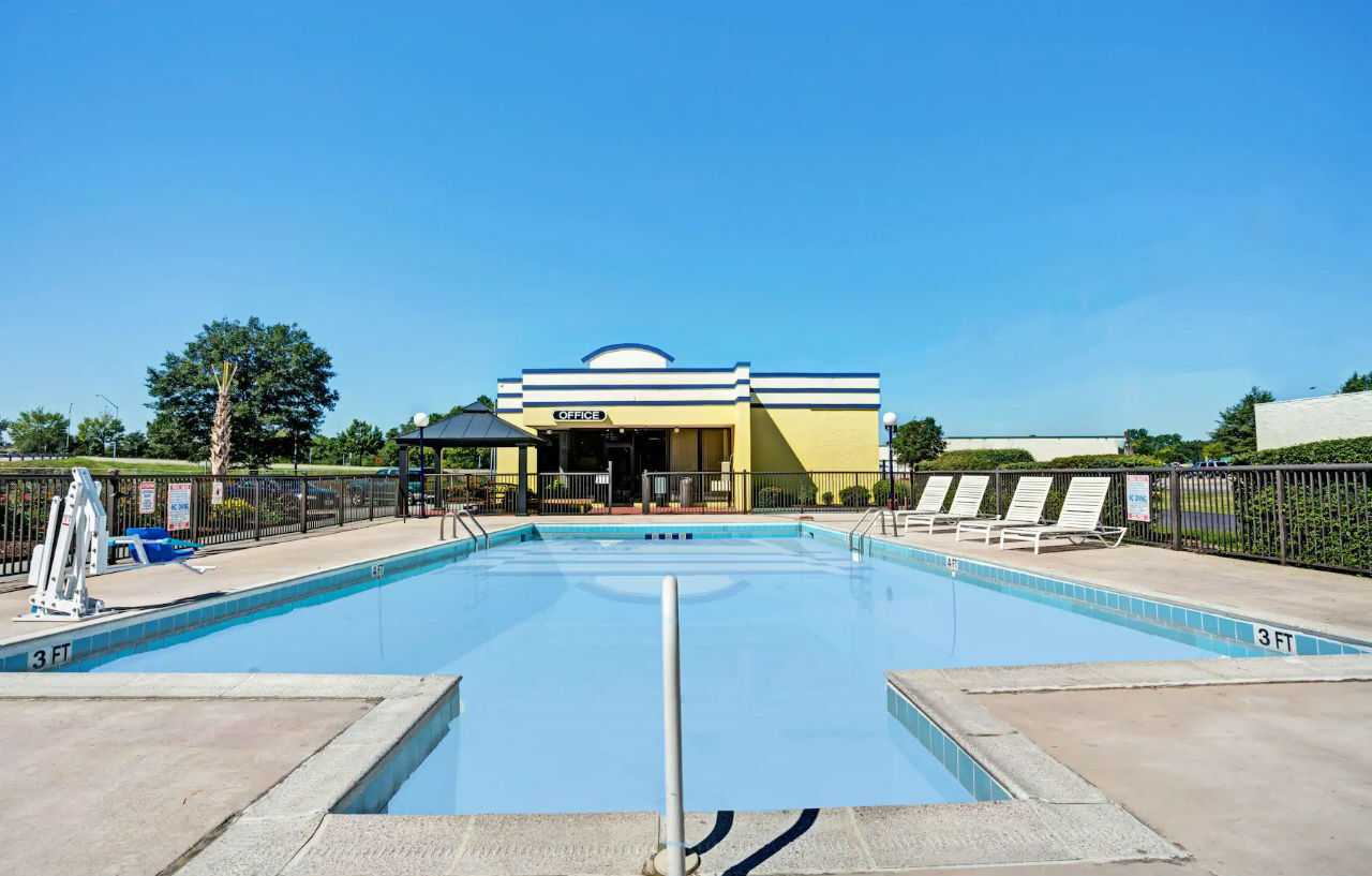 Days Inn By Wyndham Pensacola - Historic Downtown Εξωτερικό φωτογραφία